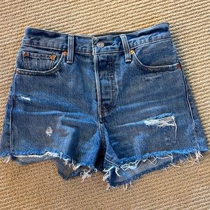 Levi’s wedgie short, size 25